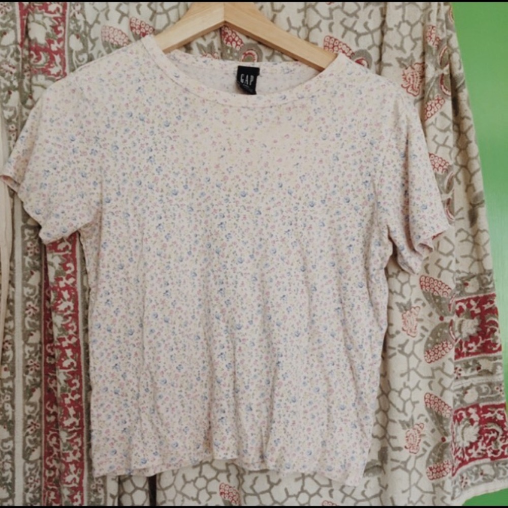 Cute Lil Flower Vintage Gap Top